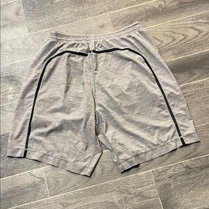 Lululemon Run: Response Short-Heathered Light Gray